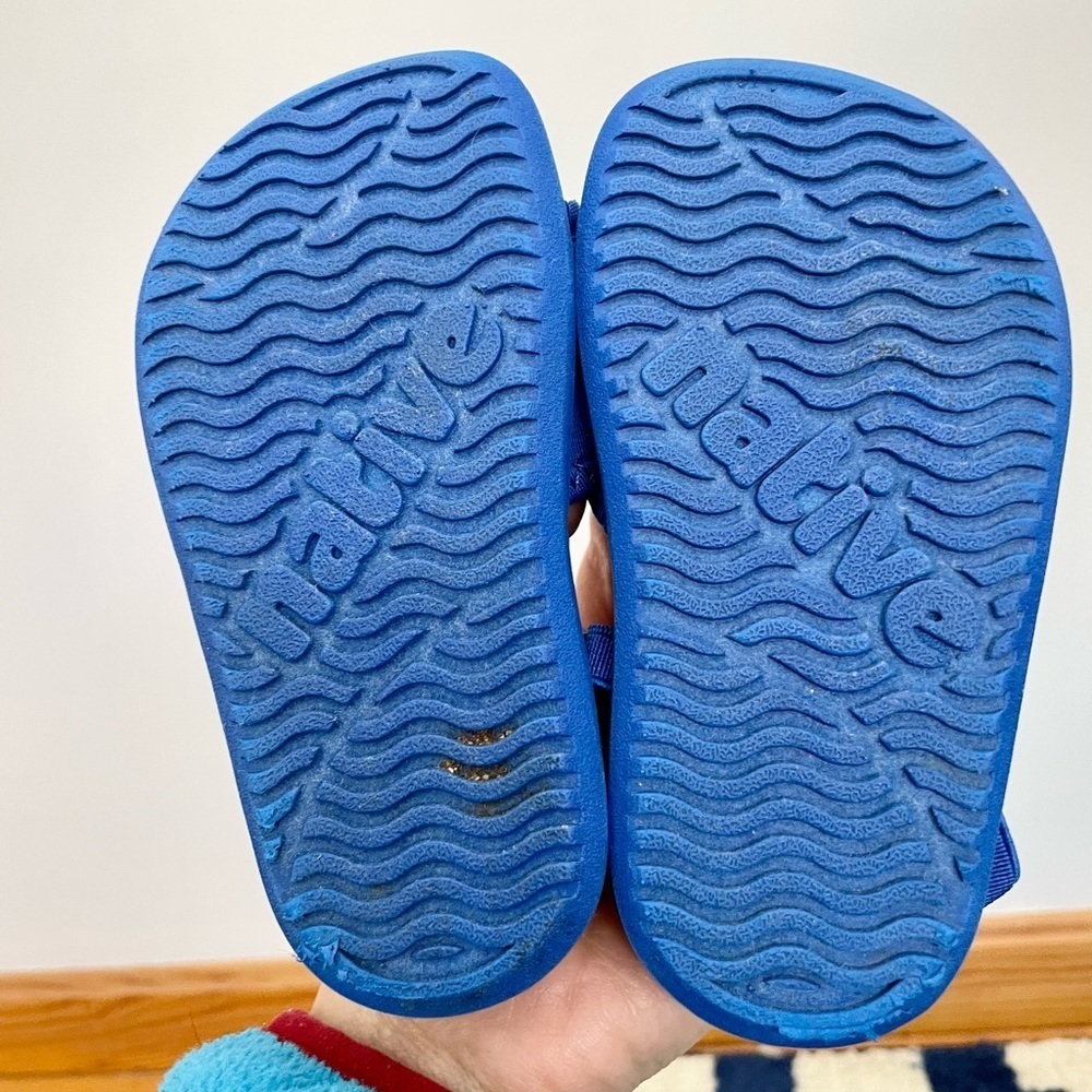 SOLD - Native Sandals | Size 8 - Picture 5 of 5